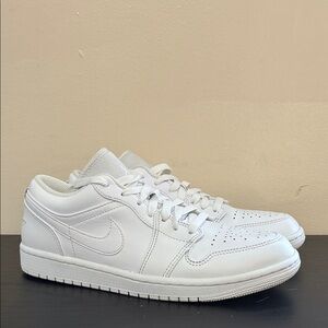 Nike Air Jordan 1 Low sneakers in the Triple White size 7.5